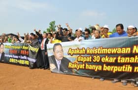 Terjejas Pendapatan, Lebih 150 Nelayan Bantah Kolam Udang Miliki Noh Omar