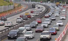 Aliran trafik di beberapa lebuh raya utama perlahan