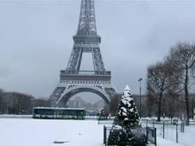 Menara Eiffel ditutup ekoran salji tebal
