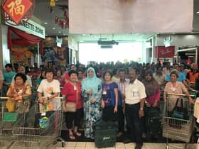 Sambutan bermakna dengan Jom Shopping