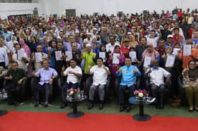 Pampasan RM180,000 dan kediaman RM250,000 buat 980 keluarga tersenyum lebar