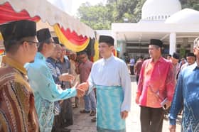 Hormati rakyat, Noh bukan penentu masa depan negara - Azmin