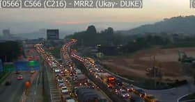 Kesesakan teruk di MRR2 akibat paip pecah