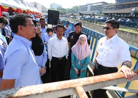 Pekan Kajang selesai banjir, Pekan Najib apa cerita?