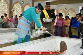 DYMM Sultan Selangor ziarah makam sebelum Ramadan