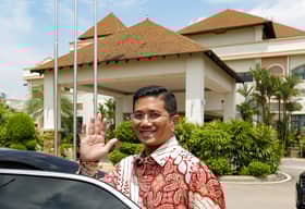 Mohamed Azmin trending dalam twitter