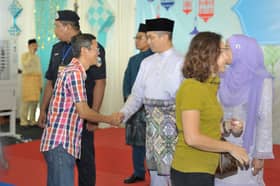 Azmin bersama lebih 50,000 hadiri Rumah Terbuka Aidilfitri PM