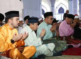 Amirudin iringi Sultan Selangor solat Jumaat