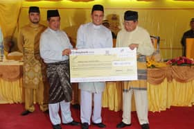 Sultan Sharafuddin terima zakat perniagaan RM1.1 juta