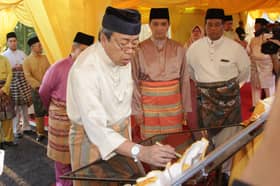 Sultan Selangor rasmi Masjid Al-Quddus