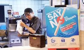 Tiada caj untuk straw plastik