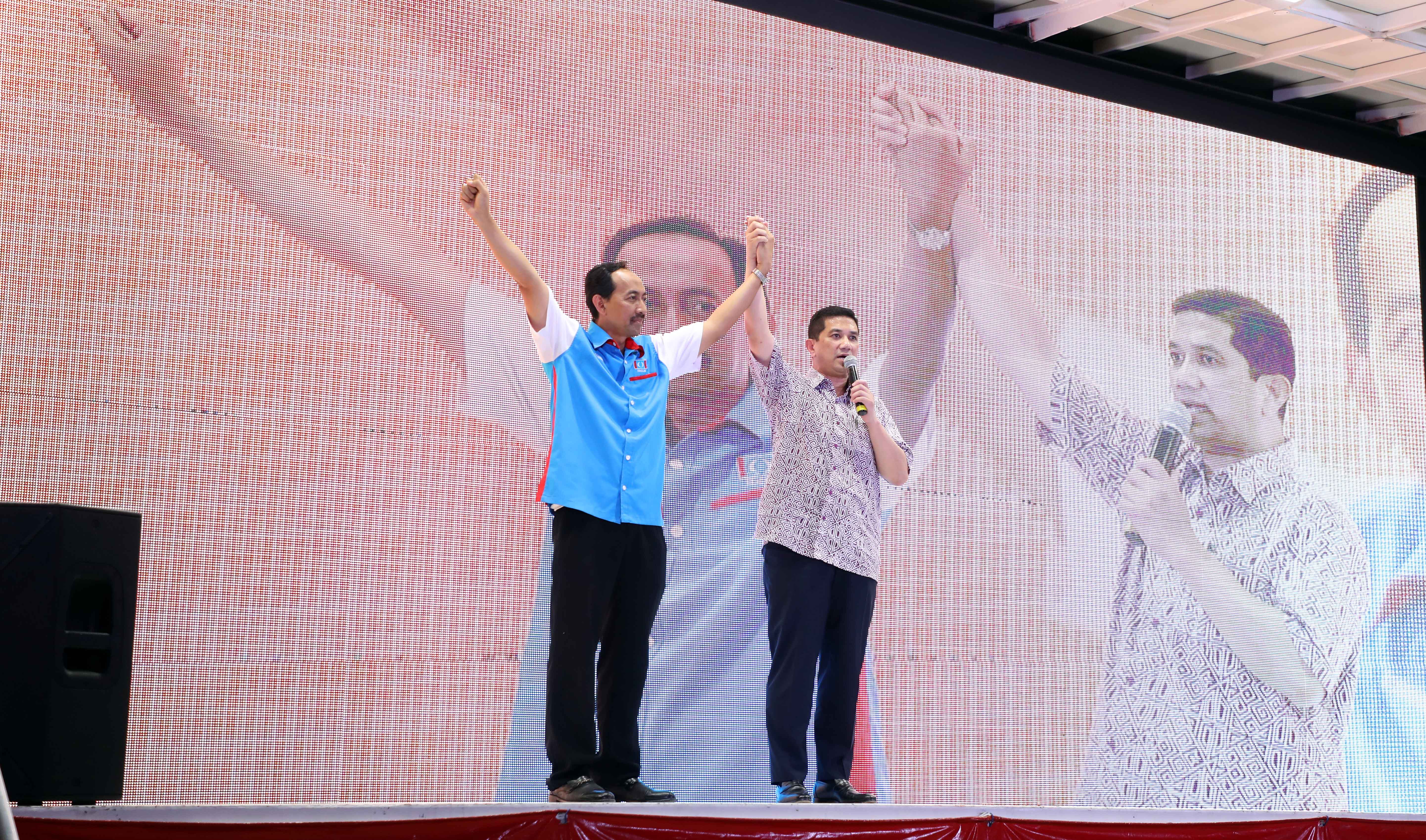 Azmin: Jangan terpedaya Umno mainkan lagu beri satu kerusi