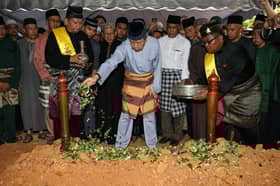 Sultan Selangor zahir ucapan takziah Allahyarham Tan Sri Hassan Azhari