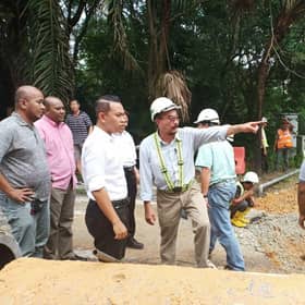 Baik pulih jalan berlubang demi keselamatan penduduk