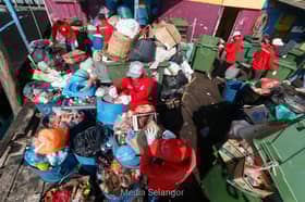 Pengurusan sampah manual ceriakan Pulau Ketam