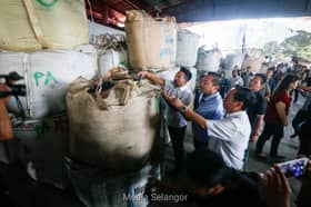 Sedia garis panduan ketat kemasukan sisa plastik haram