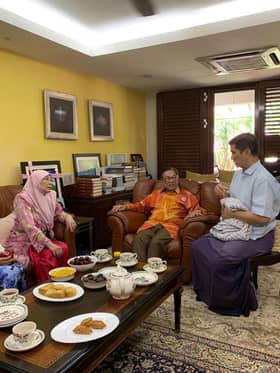 Azmin dibenar pulang ke rumah