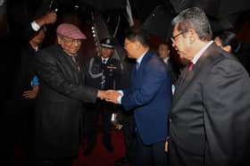 Tun M tiba di Beijing untuk lawatan kerja