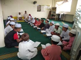 Komuniti Rohingya ikat perut demi masa depan anak-anak