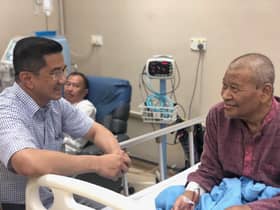 Azmin ziarah Ismail Kamus