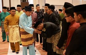 Sultan Selangor teruskan amalan iftar bersama warga UiTM Shah Alam