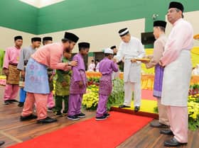 DYMM Sultan Selangor berkenan serah sumbangan Aidilfitri RM209,000