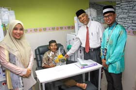 YIDE terima 2 mesin hemodialisis sumbangan Worldwide