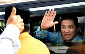 Azmin fokus gubal dasar baharu demi kelangsungan ekonomi
