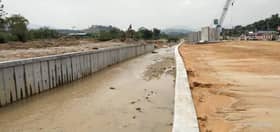 Kerja mitigasi banjir di Rawang sedang giat dijalankan