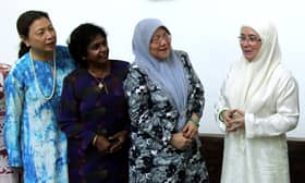 Permaisuri Agong suka memancing, selalu dapat ikan