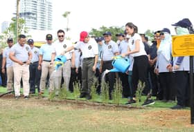 Keluarga diraja cemar duli sertai program tanam pokok