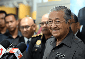 Dr Mahathir mulakan lawatan ke Vietnam hari ini