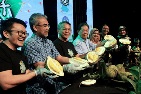 Lebih 5,000 durian habis dimakan dalam 30 Minit di Bentong