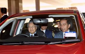 Jokowi kongsi keterujaan naik proton dipandu Dr Mahathir