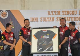 Raja Muda Selangor cemar duli sempena Bulan Sukan Negara