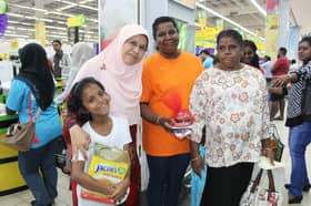 515 kaum India terima baucar Jom Shopping Deepavali