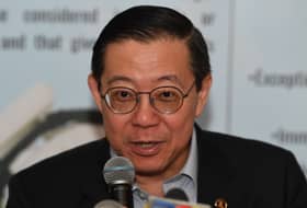 Tun M umum pakej rangsangan ekonomi 27 Februari