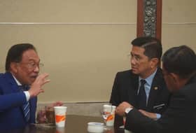 Pertemuan Anwar, Azmin tak sentuh isu politik