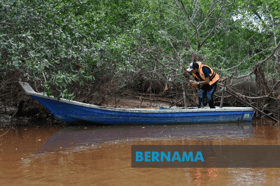 குப்பை குளமாக” மாறி வரும் சுங்கை சிலாங்கூர்: மின்மினிப் பூச்சுகளின் வாழ்க்கையை சீர்குலைக்குமா?