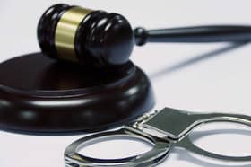 Lelaki 'gelang merah jambu' ditahan ketika makan di restoran