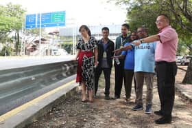 Penghadang jalan elak kemalangan di SMK Subang Utama
