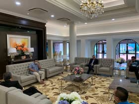 MB, pasukan petugas Covid-19 mesyuarat dengan bertopeng, duduk jauh-jauh