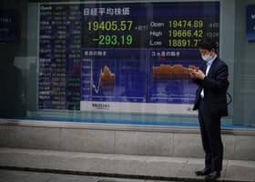 Asia stocks fall after US crude collapses for second day