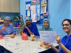 Air tangan Raja Permaisuri Agong jamu petugas perubatan