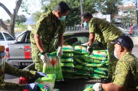 1,200 bakul makanan diagih kepada penduduk, peniaga sekitar Pasar Jalan Othman