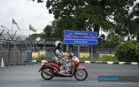 Kastam rampas 13kg kanabis disorok dalam beg pakaian di Padang Besar