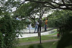 Boleh bawa anak pergi jalan, patuhi penjagaan kesihatan - menteri kanan