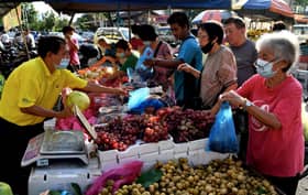 Govt mulls compulsory use of face masks in public areas - Muhyiddin