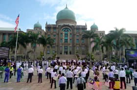 PM lancar Bulan Kebangsaan, kibar Jalur Gemilang