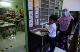 Sekolah dibuka mulai 1 Mac secara berperingkat